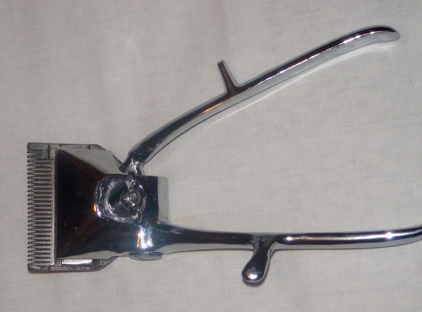 Manual hair clippers